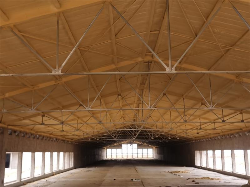 河南淇县大用肉鸡养殖场保温防腐项目